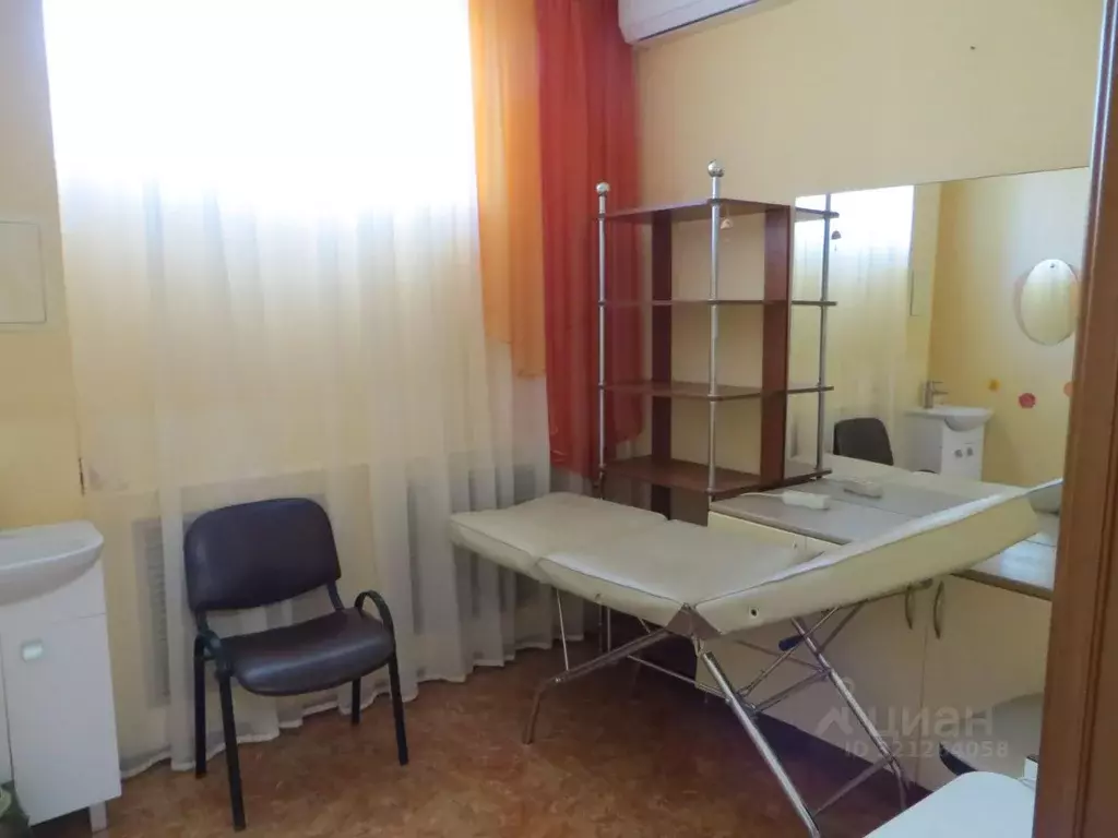 Помещение свободного назначения в Краснодарский край, Ейск Красная ул. ... - Фото 1