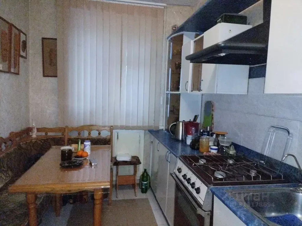 2-к кв. Волгоградская область, Волгоград Жилгородок мкр, ул. Гейне, 3 ... - Фото 0
