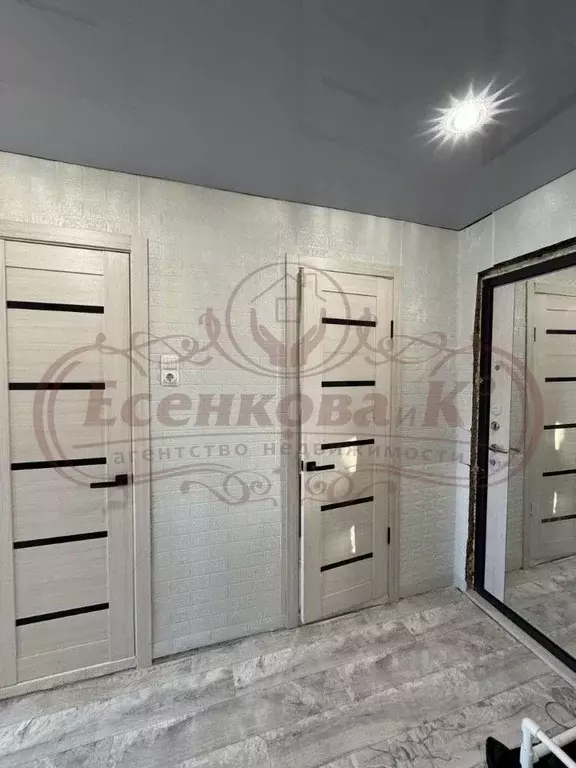 1-к кв. Курганская область, Курган Заозерный жилрайон, 5-й мкр, 1 ... - Фото 1