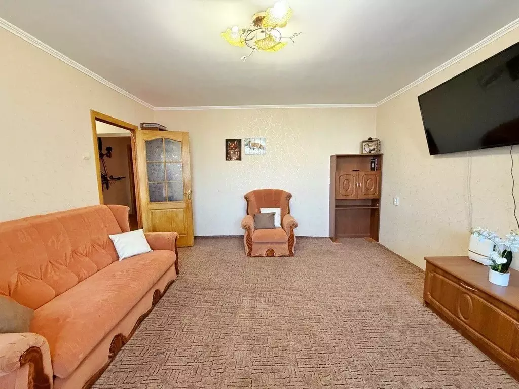 2-к кв. Севастополь просп. Октябрьской Революции, 40/1 (56.8 м) - Фото 1