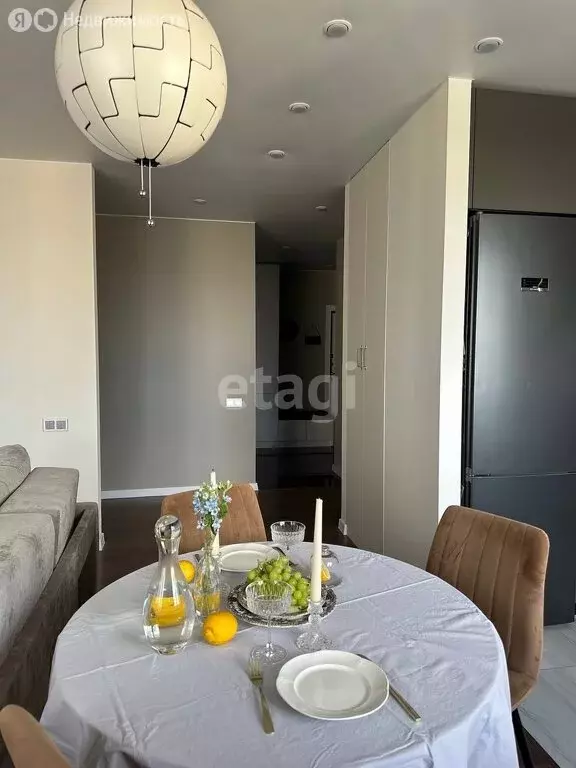 2-комнатная квартира: Тюмень, улица Мельникайте, 32к1 (85 м) - Фото 1