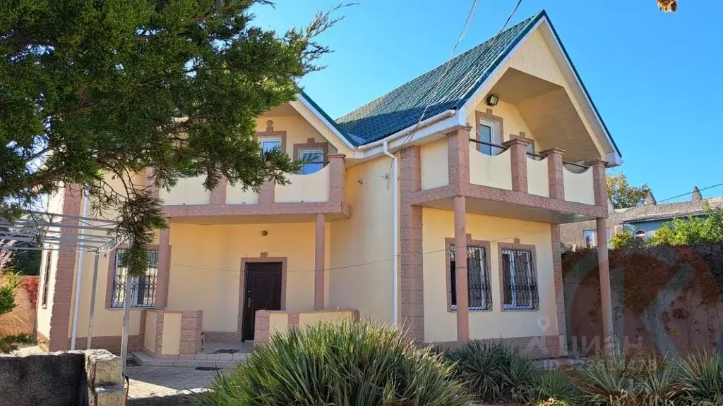 Дом в Крым, Евпатория городской округ, Заозерное пгт ул. Гайдара, 5 ... - Фото 1