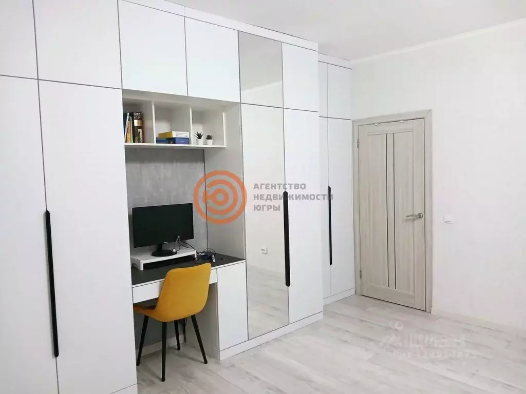 2-к кв. Тюменская область, Тюмень ул. 50 лет ВЛКСМ, 13 (80.0 м) - Фото 1