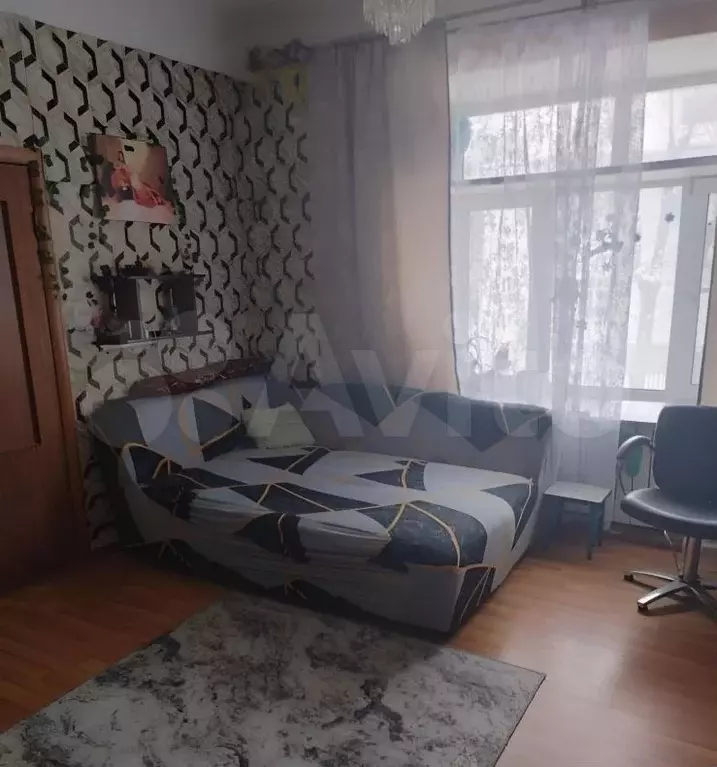 Комната 27 м в 3-к., 2/6 эт. - Фото 1