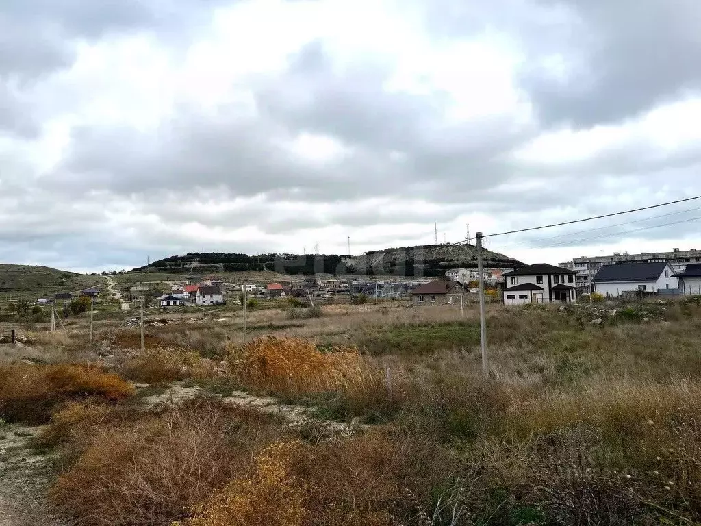 Участок в Крым, Феодосия ул. Кефе (6.12 сот.) - Фото 1