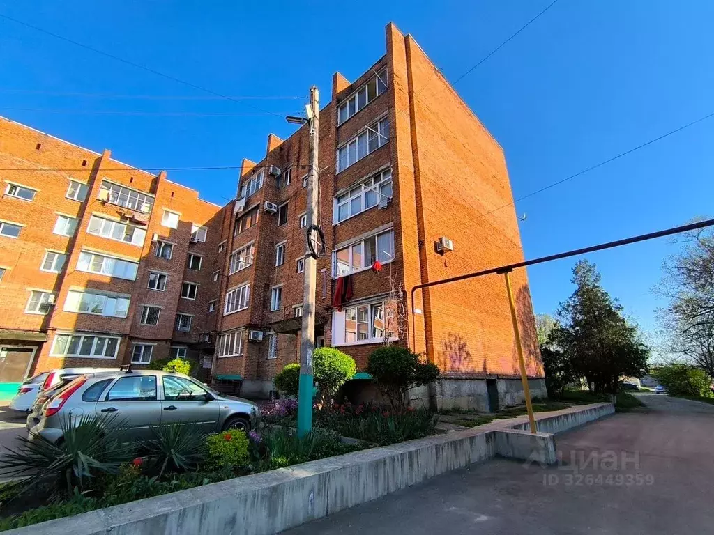 2-к кв. Адыгея, Майкоп ул. Коммунаров, 13 (50.0 м) - Фото 2