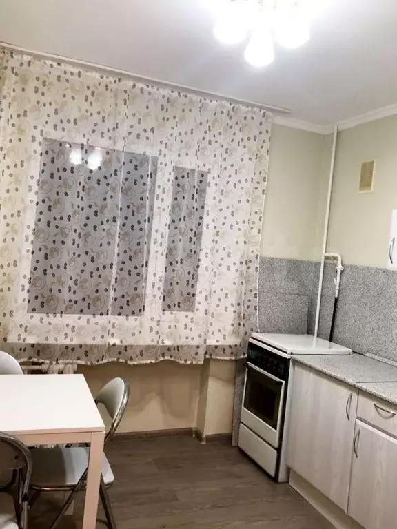 1-к. квартира, 37 м, 4/9 эт. - Фото 1