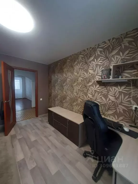 3-к кв. Курганская область, Курган Заозерный жилрайон, 2-й мкр, 3 ... - Фото 0