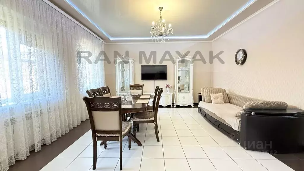 Таунхаус в Адыгея, Майкоп ул. Шовгенова, 259 (129 м) - Фото 1