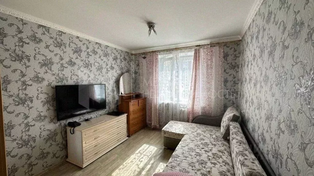 2-к кв. Тюменская область, Тюмень Уральская ул., 74 (50.0 м) - Фото 0