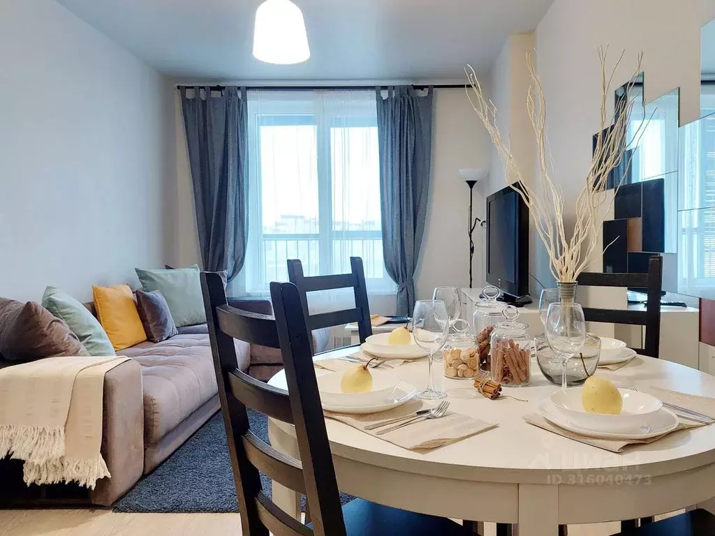 2-к кв. Татарстан, Казань ул. Оренбургский Тракт, 4Б (60.0 м) - Фото 1