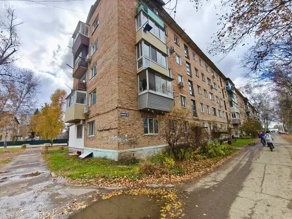 4-комнатная квартира: Чугуевка, улица Комарова, 15 (62.5 м) - Фото 1