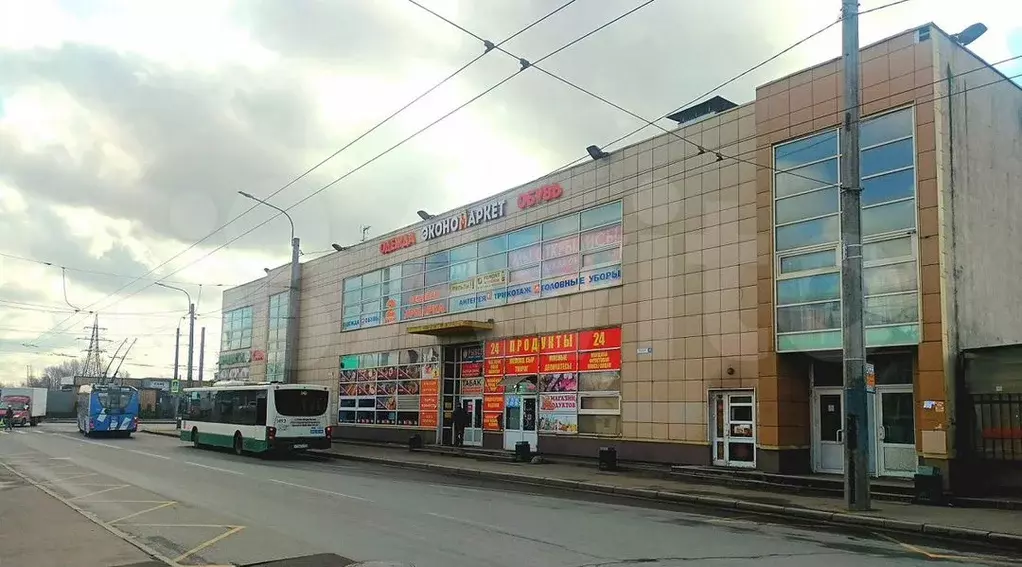 200м на трафике, в торговом центре - Фото 0