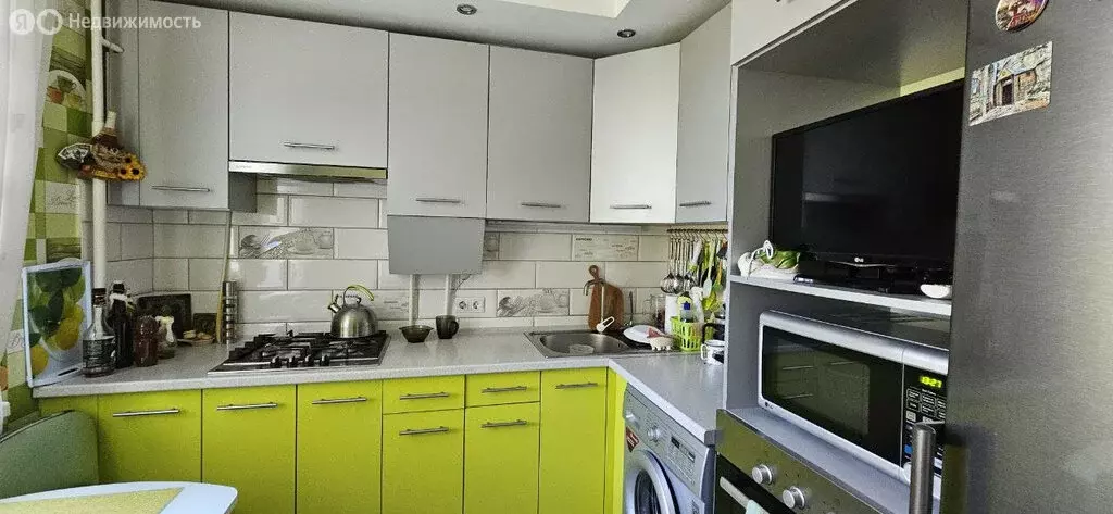 3-комнатная квартира: Севастополь, улица Хрусталёва, 9 (58.28 м) - Фото 1