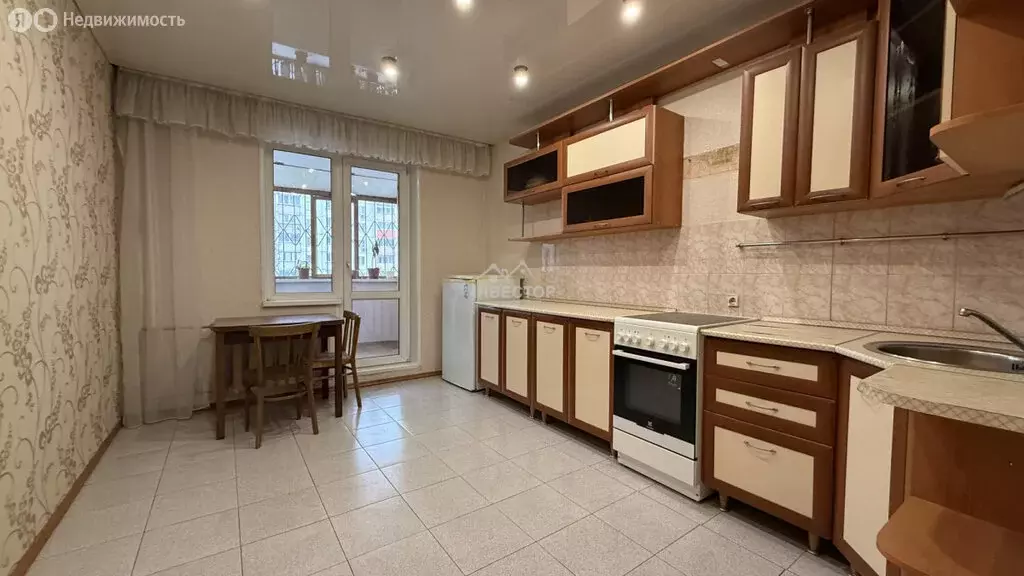 4-комнатная квартира: Челябинск, улица Чичерина, 32Б (94.7 м) - Фото 1