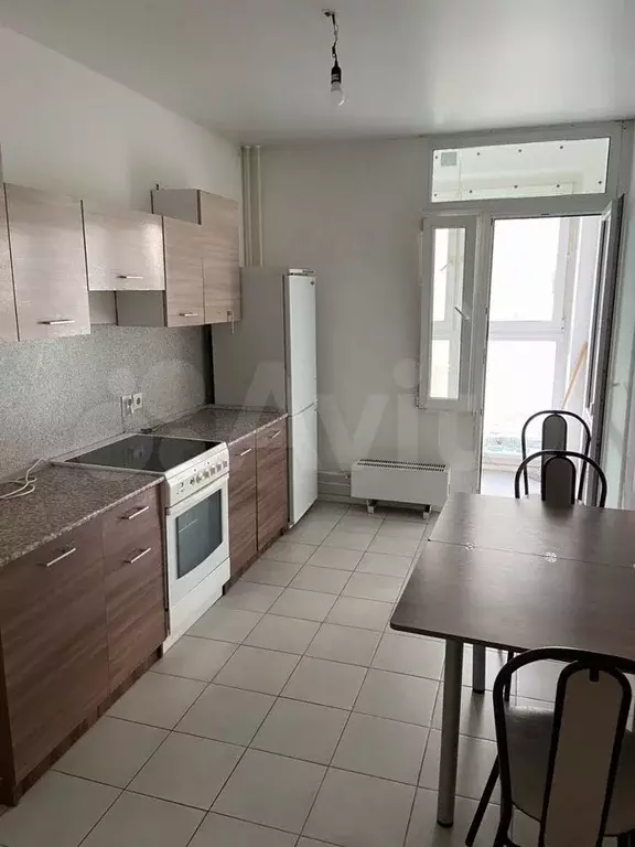 2-к. квартира, 60 м, 7/17 эт. - Фото 0