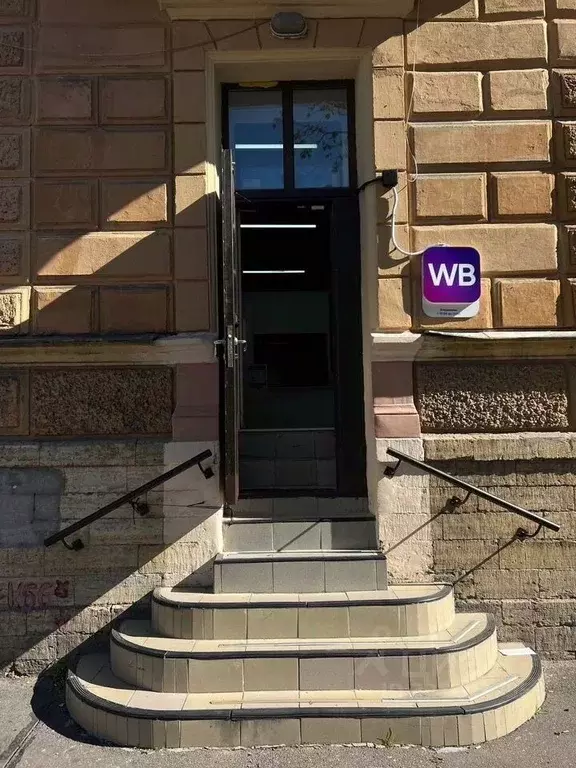 Торговая площадь в Санкт-Петербург ул. Союза печатников, 18-20 (111 м) - Фото 1