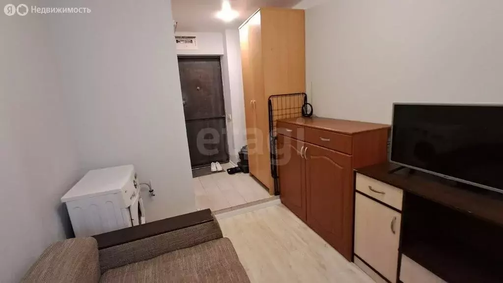 Квартира-студия: Тюмень, улица Газовиков, 18 (13 м) - Фото 2