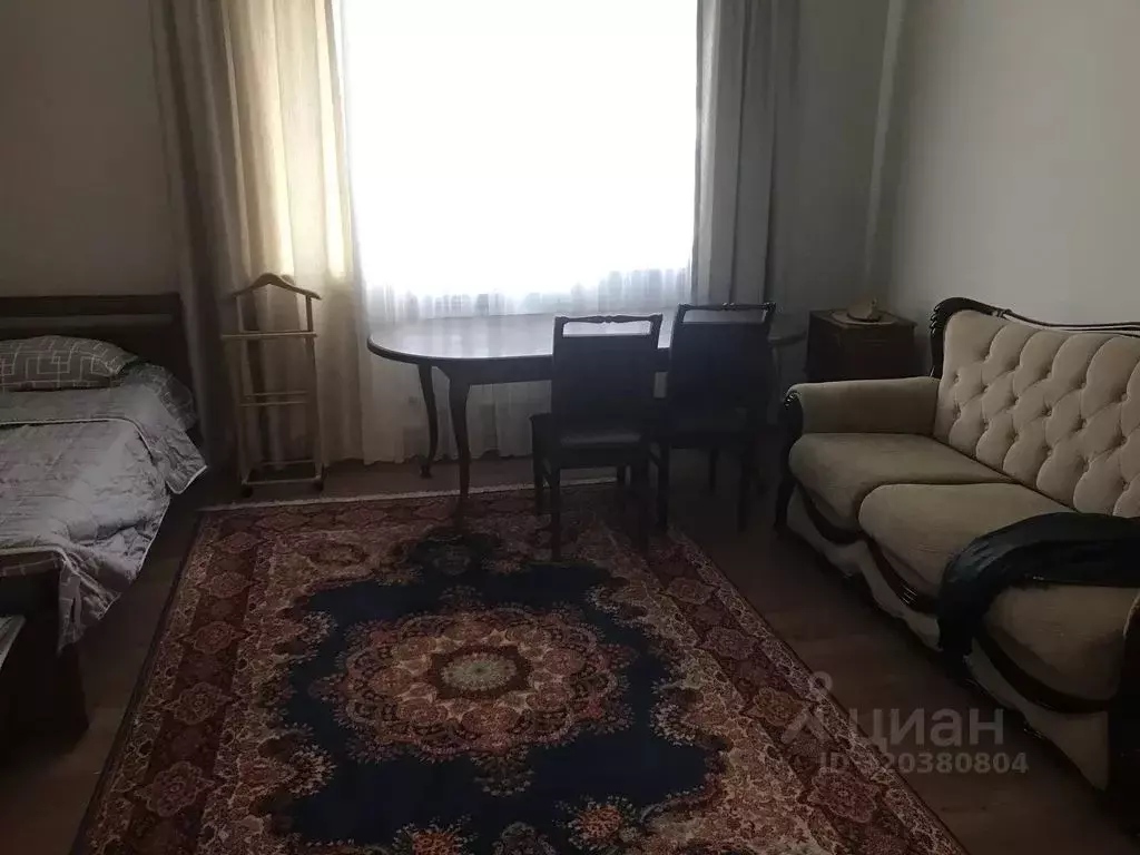 Дом в Дагестан, Буйнакск ул. Имама Шамиля, 77 (100 м) - Фото 0