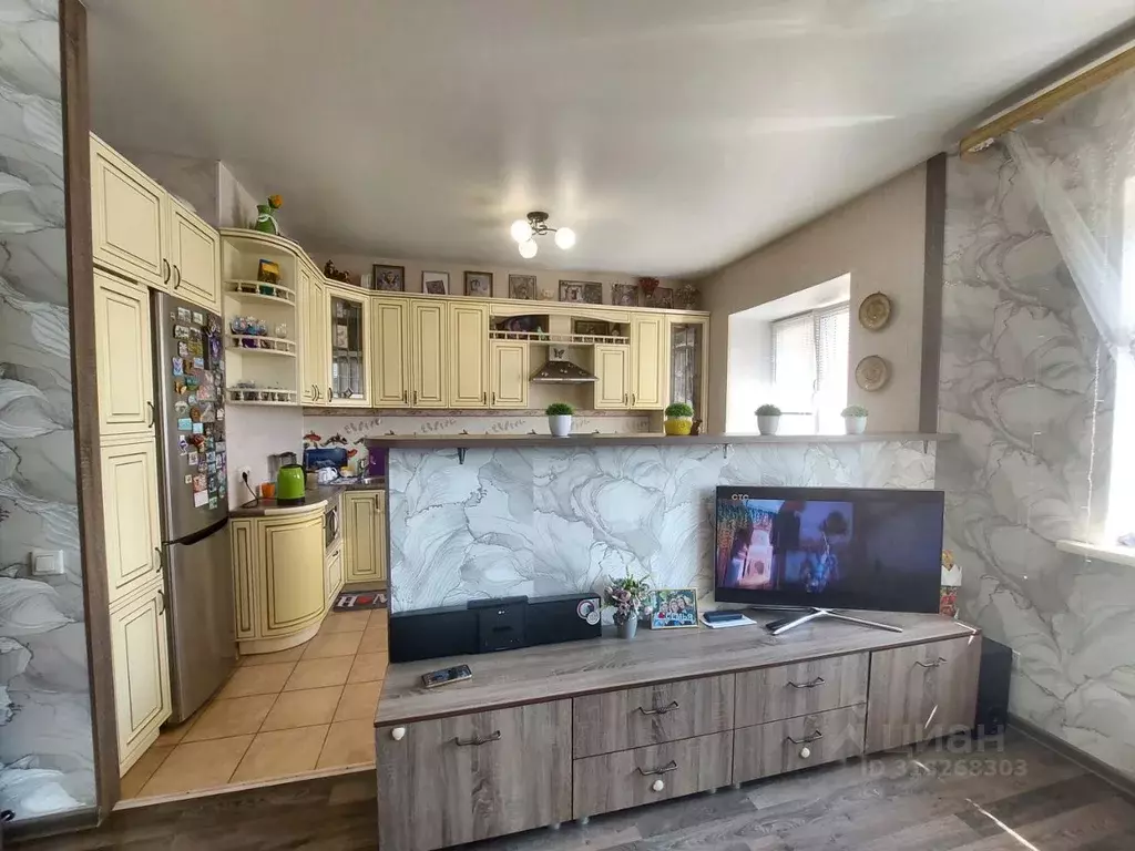 3-к кв. Омская область, Омск Пригородная ул., 27 (73.3 м) - Фото 0