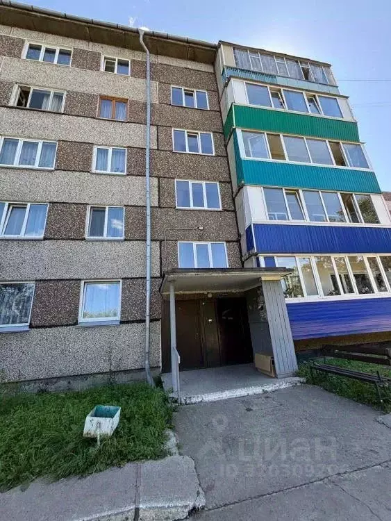 2-к кв. Хакасия, Саяногорск Саяногорск городской округ, Заводской мкр, ... - Фото 0