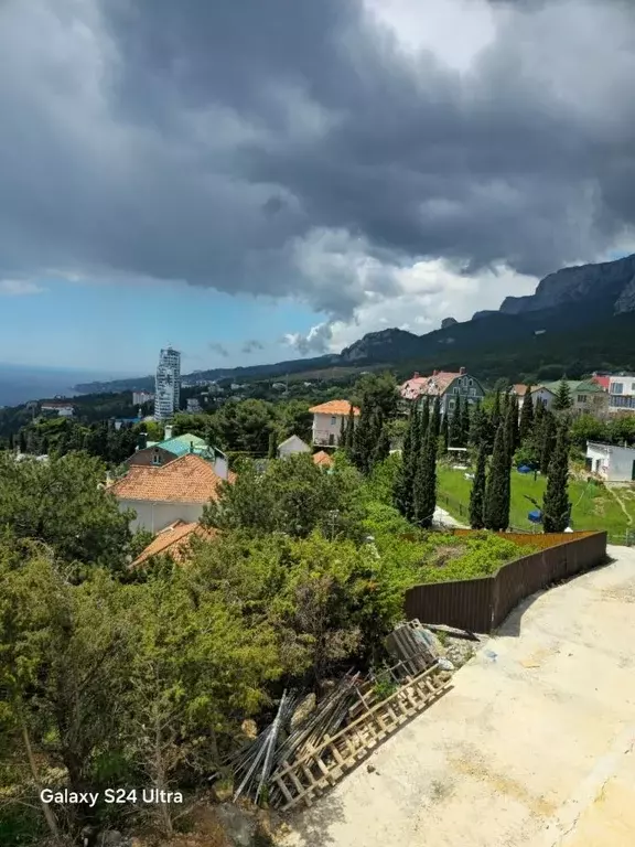 Участок в Крым, Ялта муниципальный округ, Кореиз пгт ш. Алупкинское, ... - Фото 2