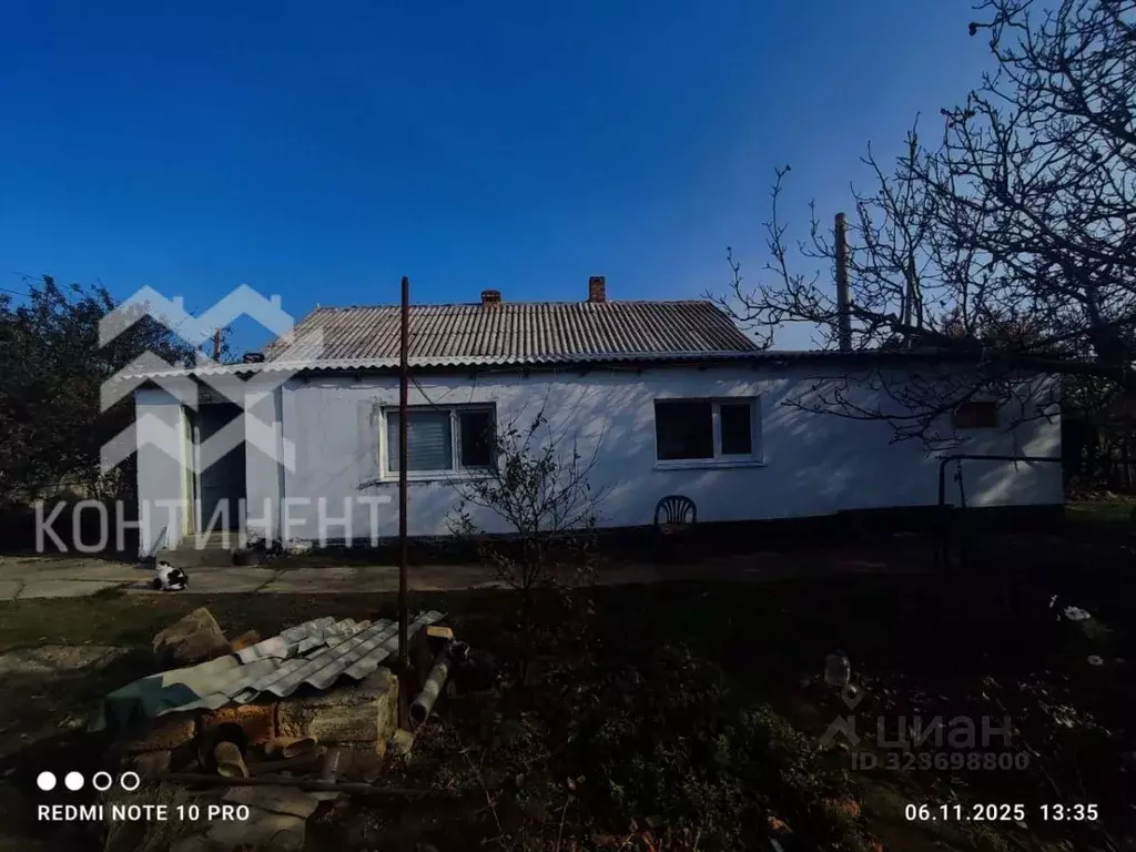 Дом в Крым, Черноморский район, с. Окуневка ул. Комарова, 12 (100 м) - Фото 2