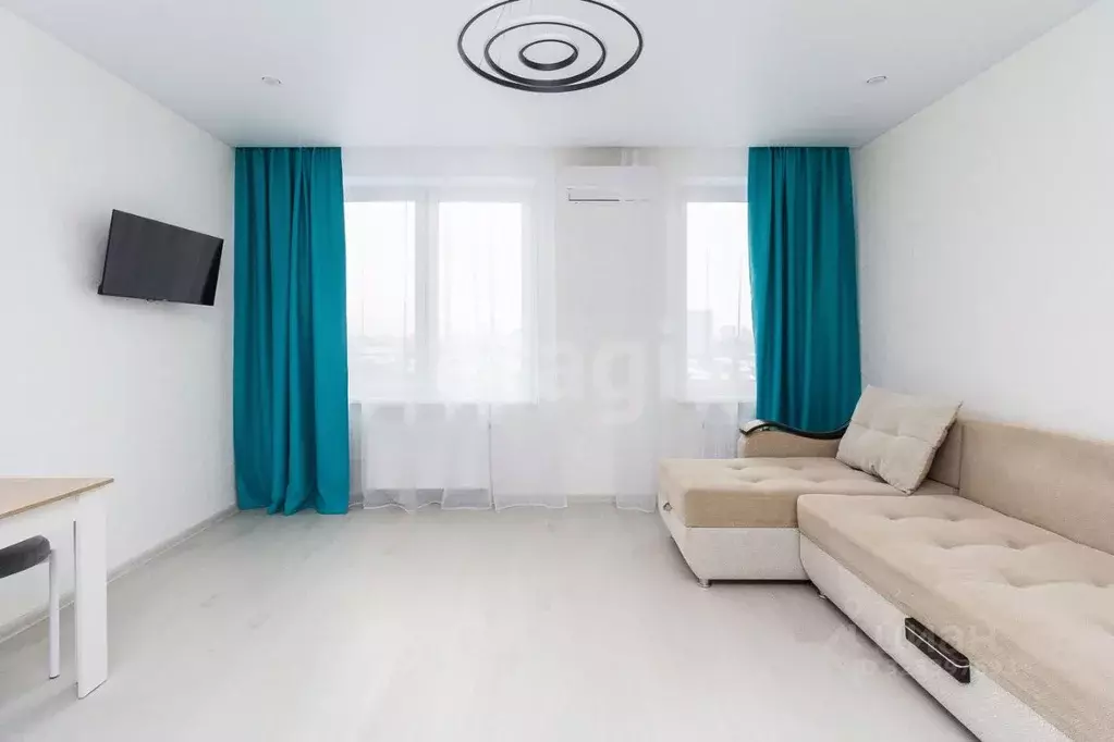 Студия Тюменская область, Тюмень ул. Краснооктябрьская, 6 (35.0 м) - Фото 1