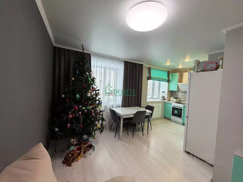 2-к кв. Тюменская область, Тобольск 6-й мкр, 120Б (58.3 м) - Фото 1