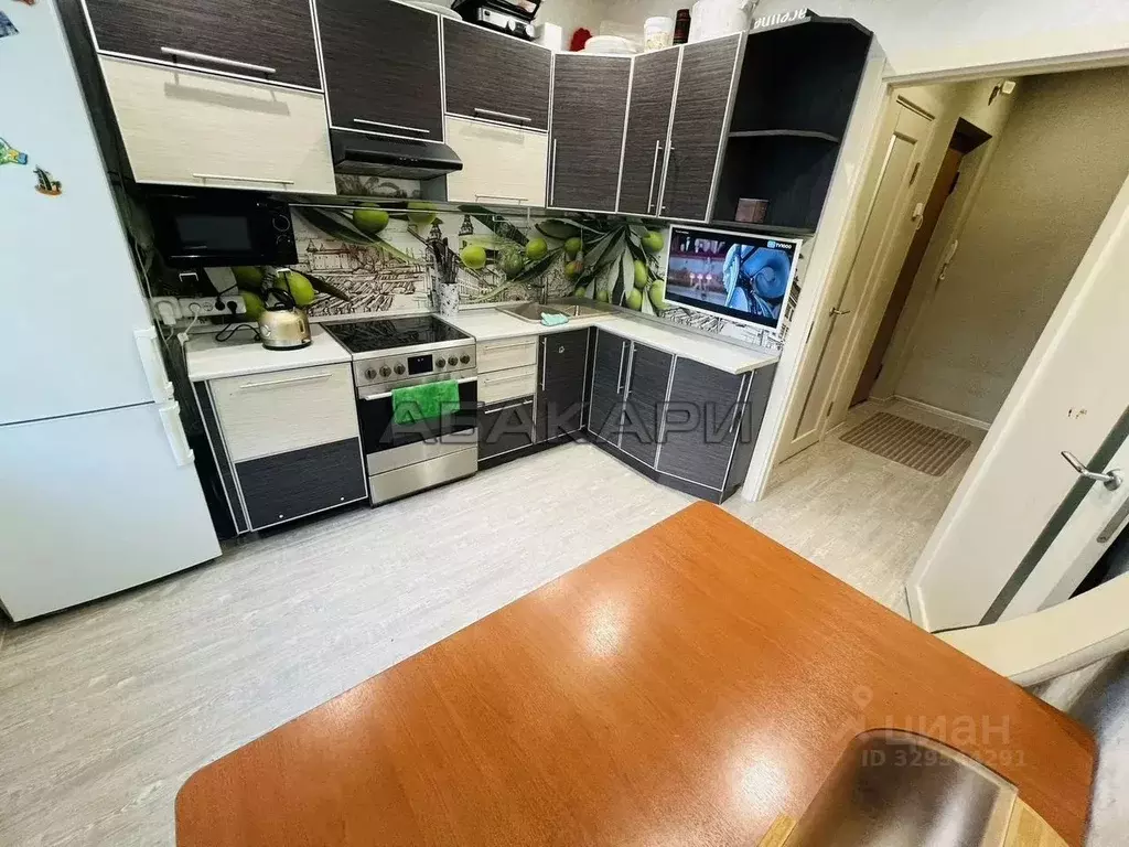 3-к кв. Красноярский край, Красноярск ул. Чернышевского, 71 (66.0 м) - Фото 1