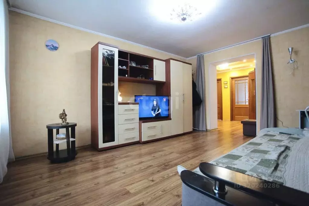 3-к кв. Алтай, Горно-Алтайск ул. Григория Чорос-Гуркина (57.6 м) - Фото 1