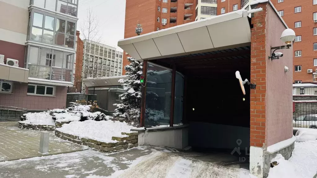 Гараж в Свердловская область, Екатеринбург ул. Красноармейская, 43 (19 ... - Фото 1