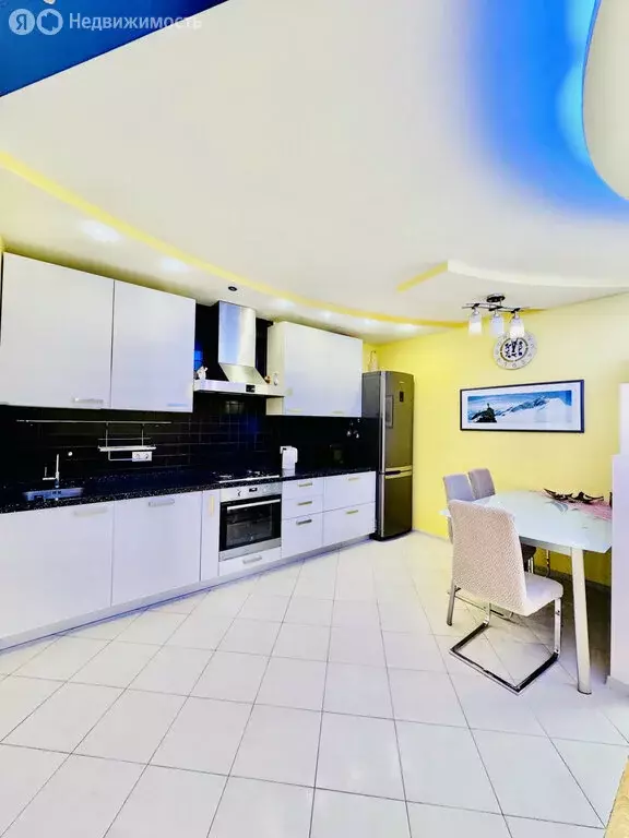 2-комнатная квартира: Саратов, Одесская улица, 7А (73 м) - Фото 0