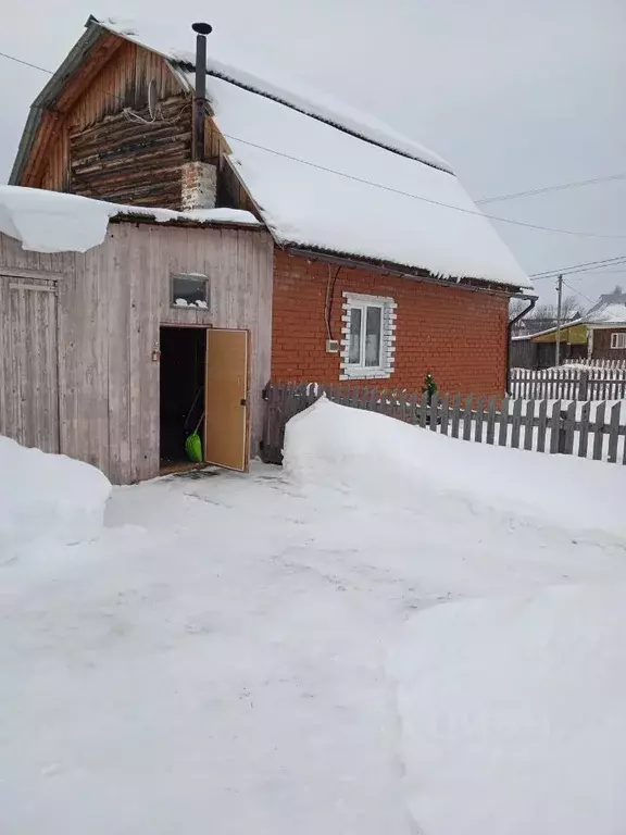 Дом в Свердловская область, Шалинский городской округ, с. Сылва ул. . - Фото 1