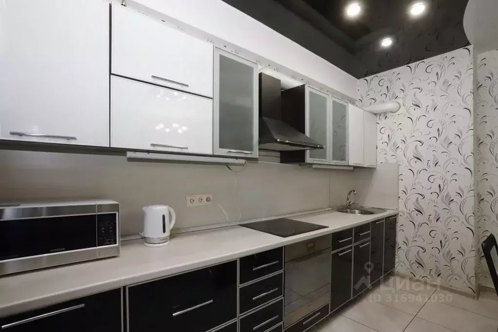 3-к кв. Иркутская область, Иркутск ул. Лыткина, 9/2 (102.5 м) - Фото 0