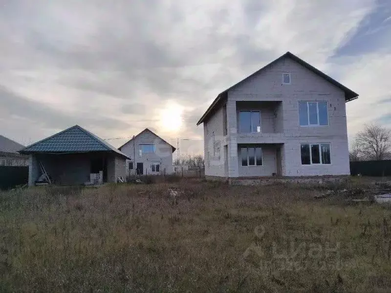 Дом в Самарская область, Волжский район, Черноречье с/пос, с. ... - Фото 1