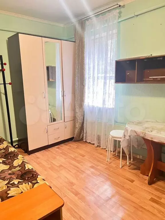 Комната 15 м в 7-к., 1/2 эт. - Фото 0