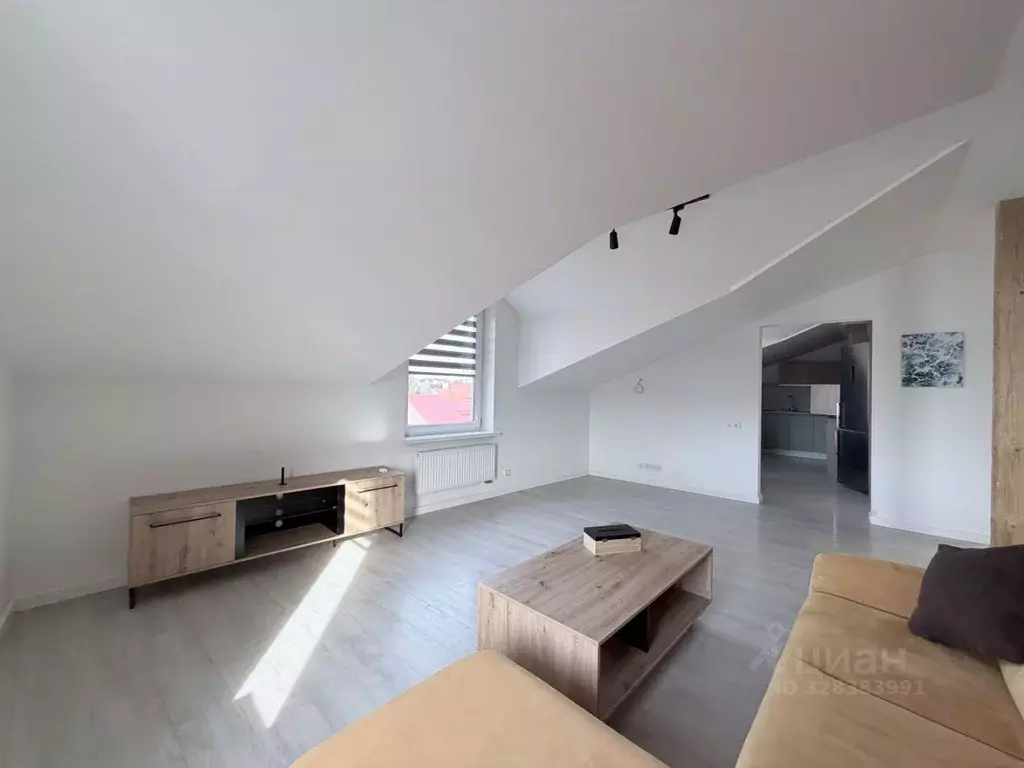 2-к кв. Калининградская область, Калининград Воздушная ул., 34 (70.0 ... - Фото 2