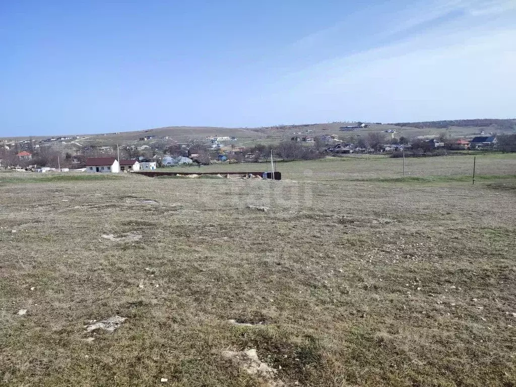 Участок в Крым, Симферопольский район, с. Урожайное ул. Медицинская ... - Фото 0
