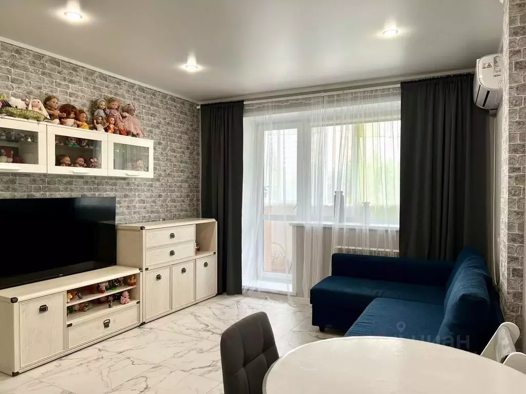 1-к кв. Омская область, Омск ул. 3-я Енисейская, 32/2 (40.0 м) - Фото 0