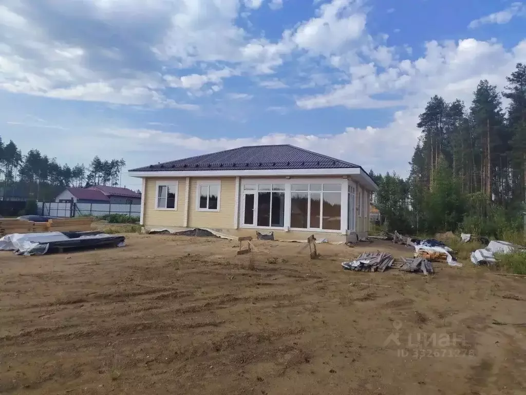 Дом в Коми, Сыктывкар городской округ, Краснозатонский пгт ул. ... - Фото 1