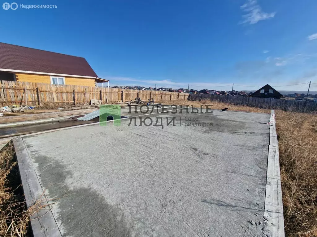 Участок в село Урик, Светлая улица, 20 (10 м) - Фото 0