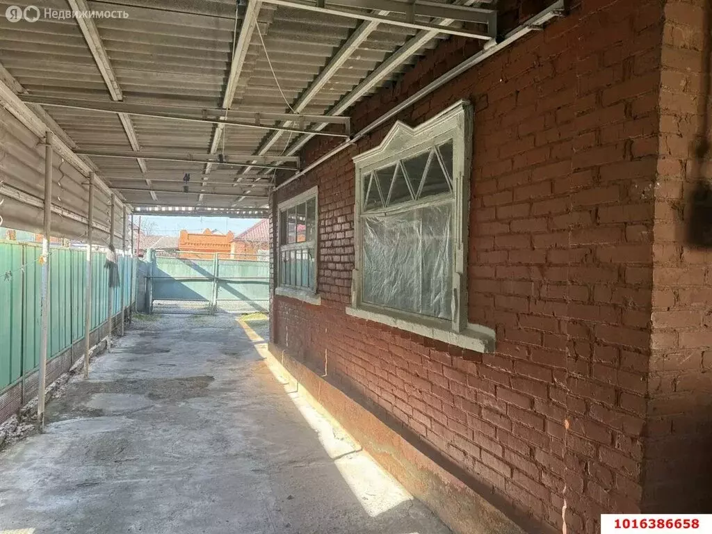 Дом в посёлок городского типа Яблоновский, 1-й проезд Толбухина, 47 ... - Фото 1