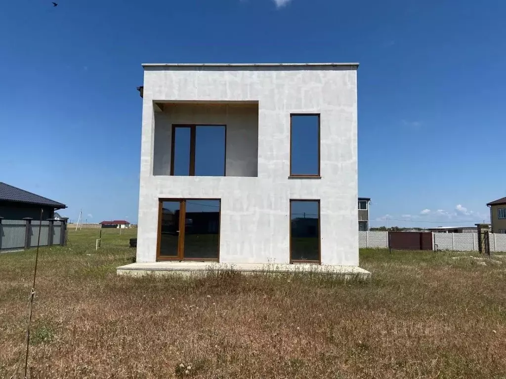 Дом в Крым, Сакский район, с. Уютное ул. Петриченко, 4 (180 м) - Фото 1