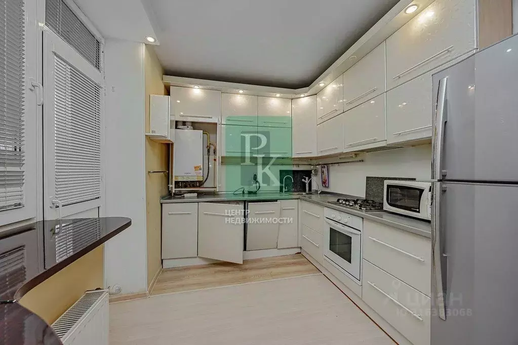 3-к кв. Севастополь ул. Адмирала Юмашева, 27 (72.5 м) - Фото 1