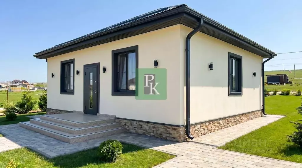 Дом в Севастополь с. Полюшко, ул. Юрия Линкина (70 м) - Фото 1