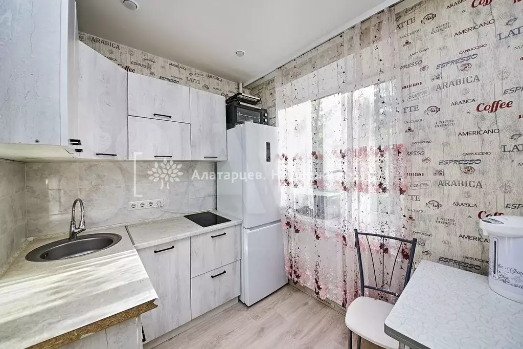 2-к. квартира, 46 м, 1/5 эт. - Фото 0
