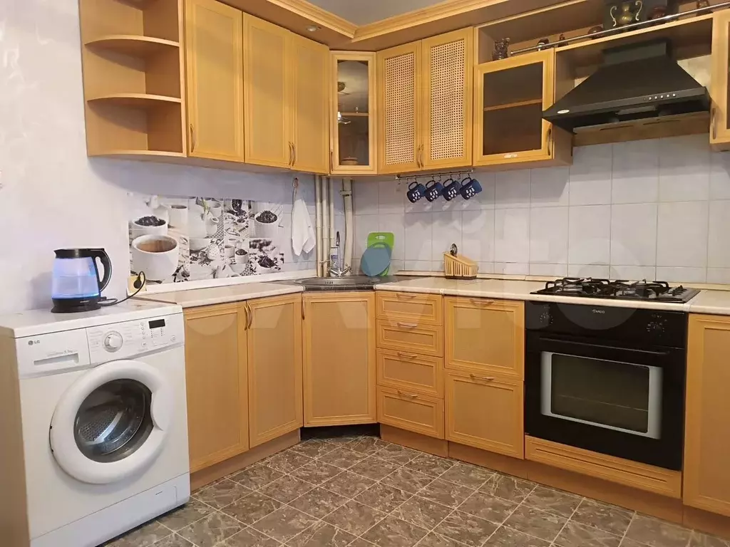 1-к. квартира, 56 м, 2/5 эт. - Фото 0