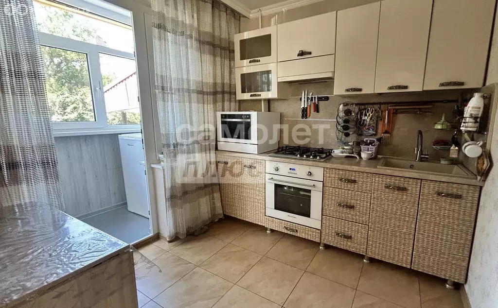 3-комнатная квартира: Динская, Октябрьская улица, 116 (62 м) - Фото 2