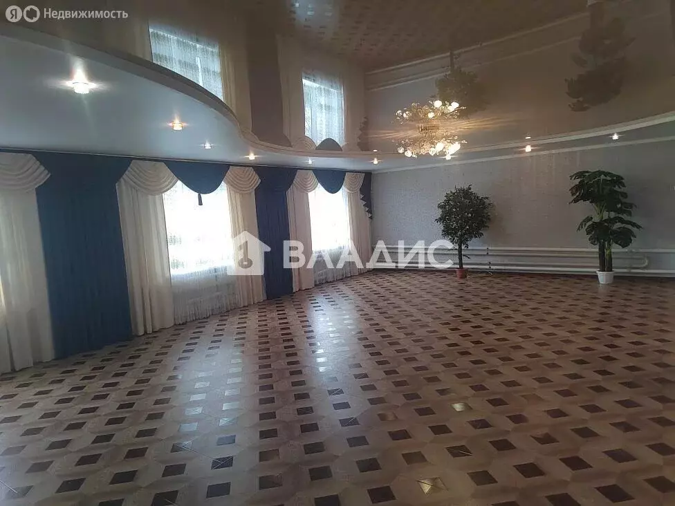 Дом в Строитель, Центральная улица, 87 (244 м) - Фото 2